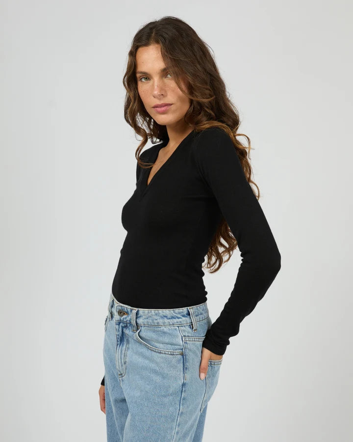 Silent Theory Ashton Knit Vee LS Top