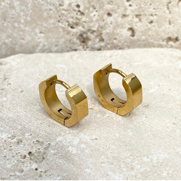 Ever Momentum Huggie Earring