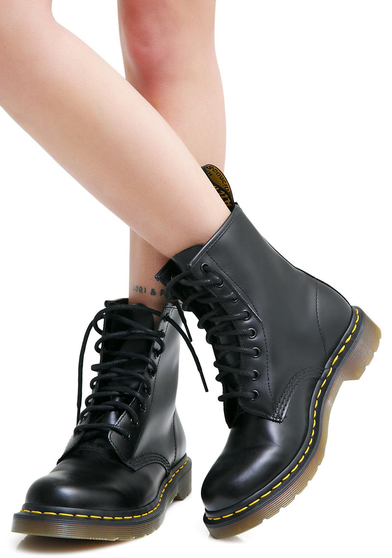 Dr Martens 8 Up Boot